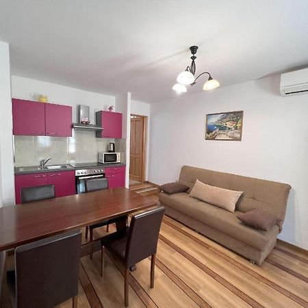 Apartmani Palme Funtana Ngoại thất bức ảnh
