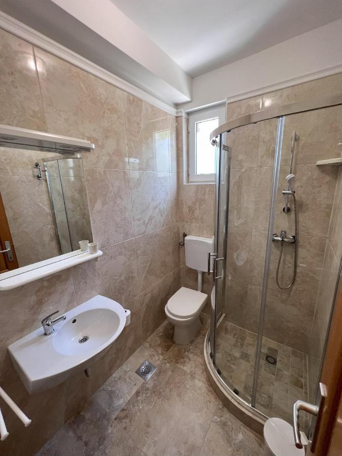 Apartmani Palme Funtana Ngoại thất bức ảnh