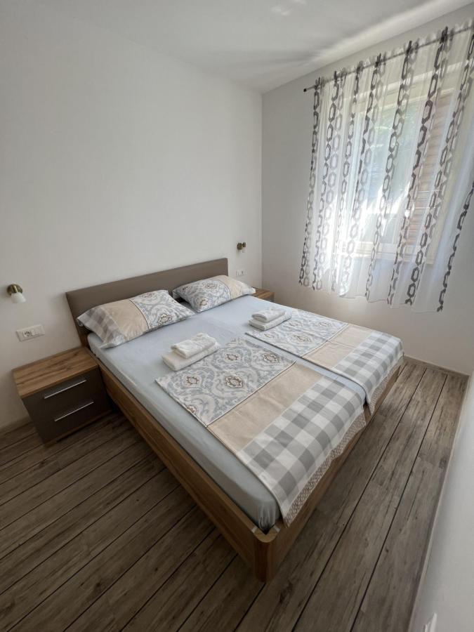 Apartmani Palme Funtana Ngoại thất bức ảnh