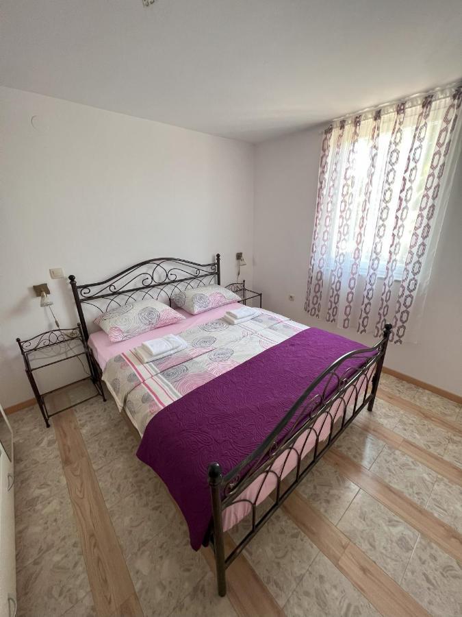 Apartmani Palme Funtana Ngoại thất bức ảnh